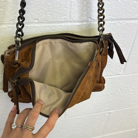 Vintage Brown Shoulder Bag with Chain Strap - Picture 6 of 11
